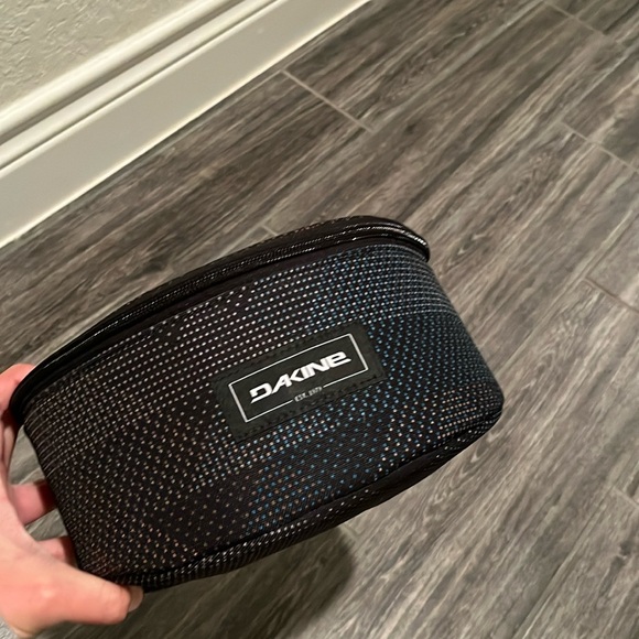 - Dakine Goggle Stash Bag - Picture 4 of 7